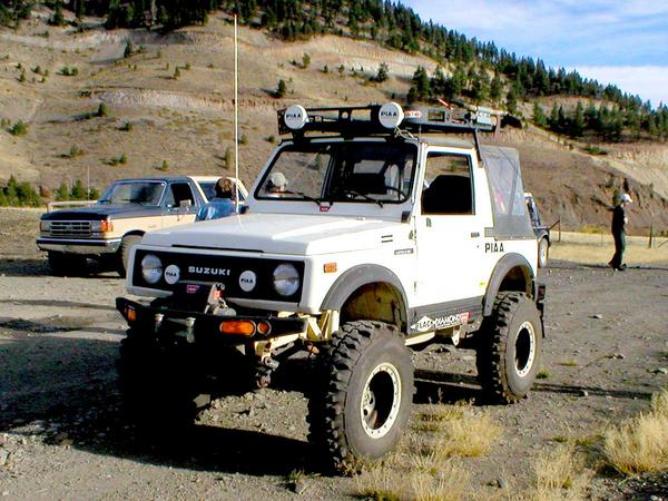 PA180005 - Today's trail boss, prospective member Ben Palmer's Zuk.
Jeff and Randy, a couple friends from Oregon were along for