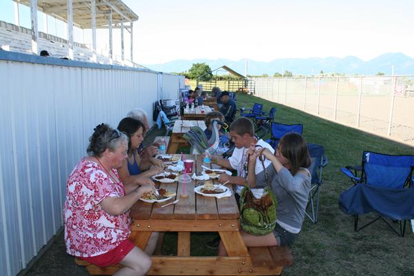 2011 Divide Ride Dinner-N-Awards (12).JPG