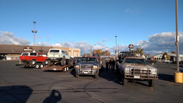 Other side of the trailering crowd - 1979 Bronco, 1979 Scout II, Early Bronco, Toy/Blazer hybrid