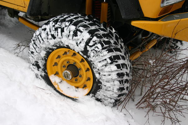 Dennis pulled sideways with his winch - good thing he has beadlocks.