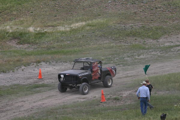 IMG 2525
Tom Mandera starts the Obstacle