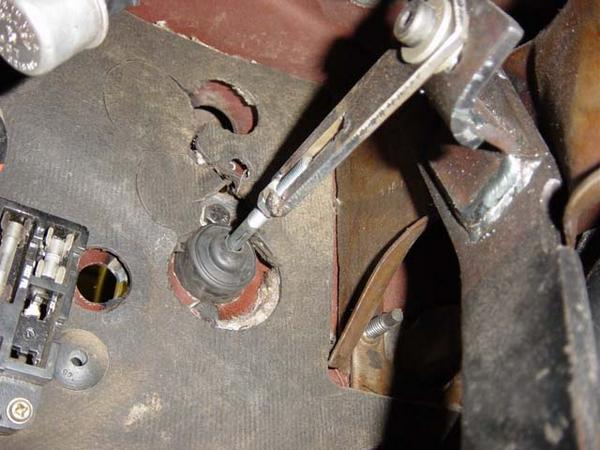 Clutch pedal, pushrod