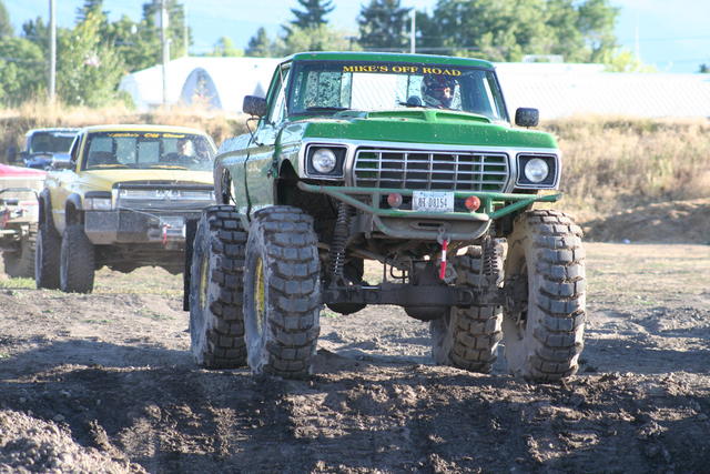 Bill Pries' "Big Truck" with Mike Jongeling at the wheel