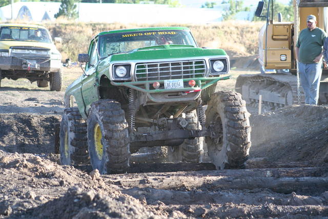 Bill Pries' "Big Truck" with Mike Jongeling at the wheel