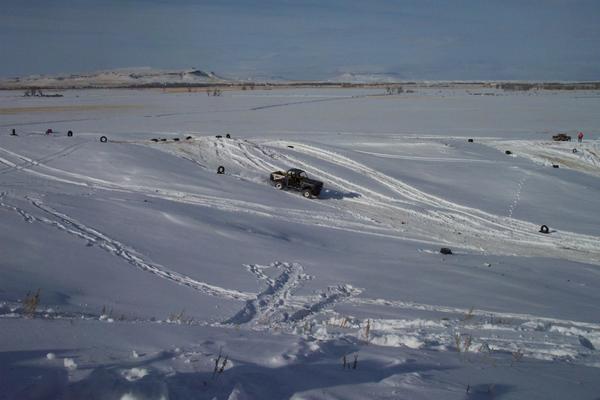 DCP_0047 Tom Mandera in "Little Devil"